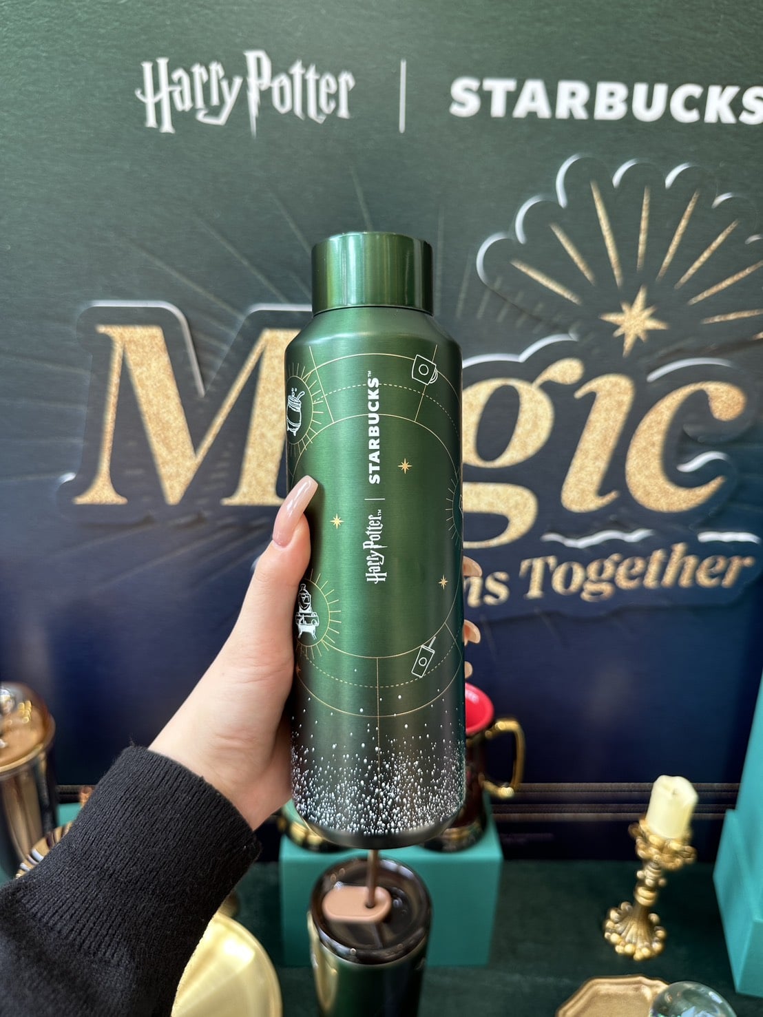 星巴克《哈利波特》夢幻聯動！聯名商品、全杯款售價、開賣時間⋯一次看！