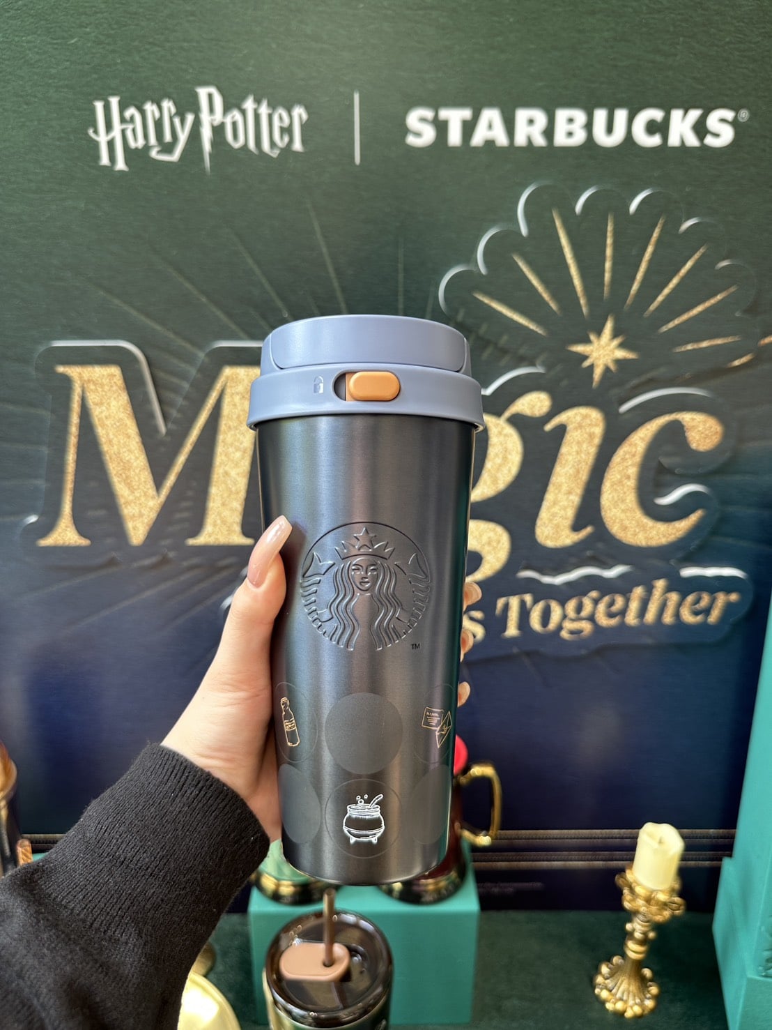 星巴克《哈利波特》夢幻聯動！聯名商品、全杯款售價、開賣時間⋯一次看！