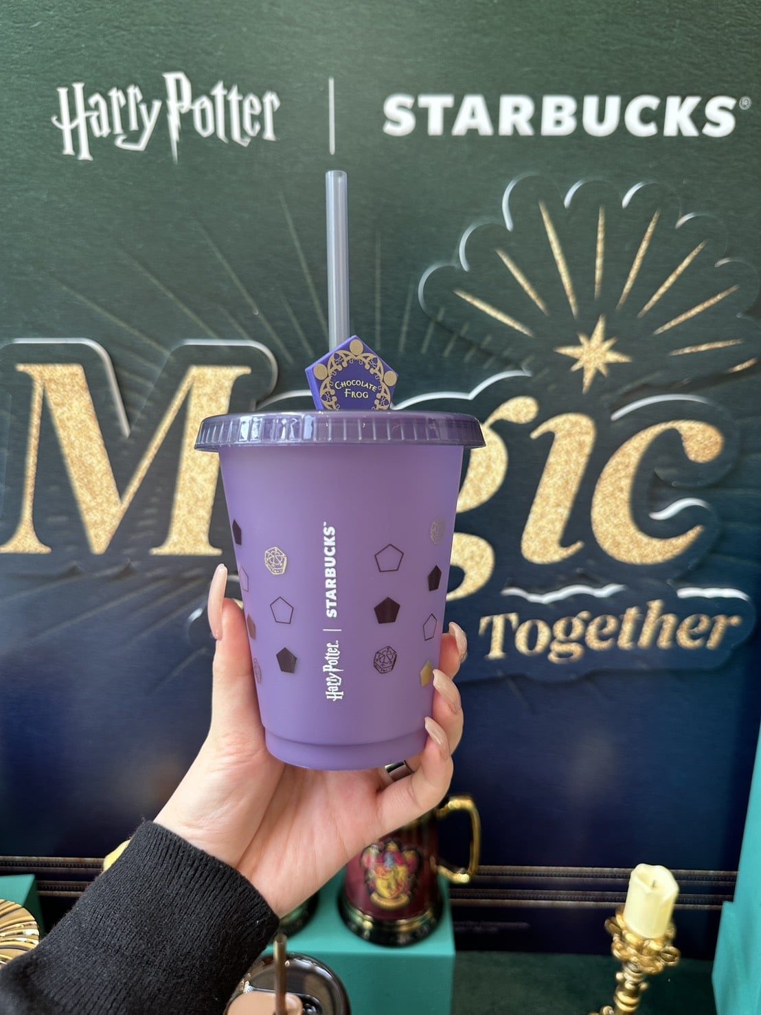 星巴克《哈利波特》夢幻聯動！聯名商品、全杯款售價、開賣時間⋯一次看！