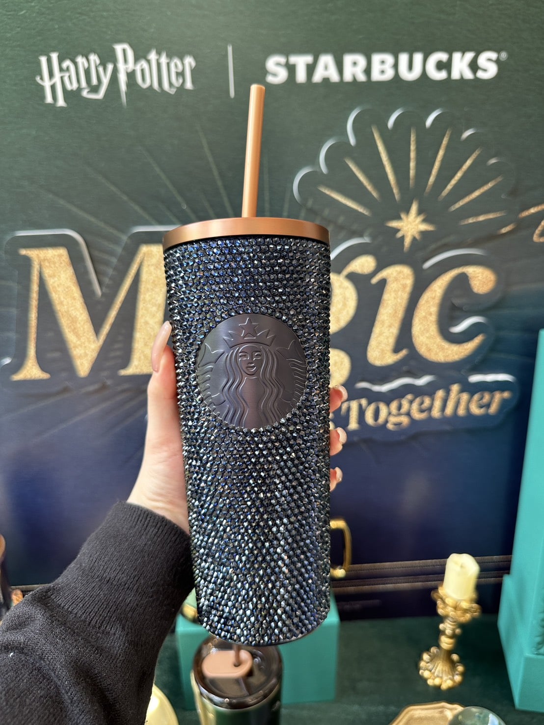 星巴克《哈利波特》夢幻聯動！聯名商品、全杯款售價、開賣時間⋯一次看！