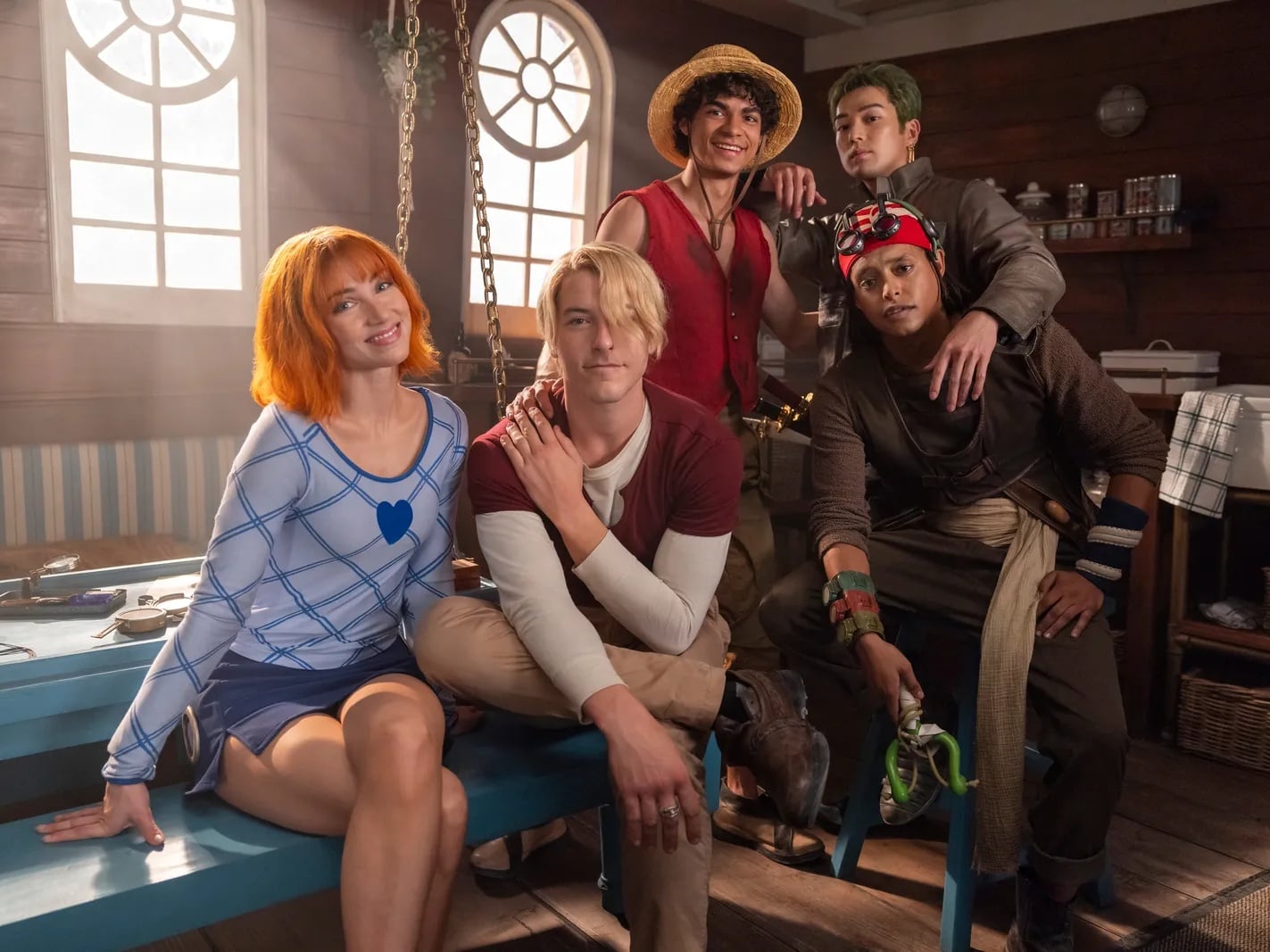 《航海王 2》「娜美」艾蜜莉路德 Emily Rudd 南非嚴冬堅持穿迷你裙！坦言：「全是為了粉絲！」