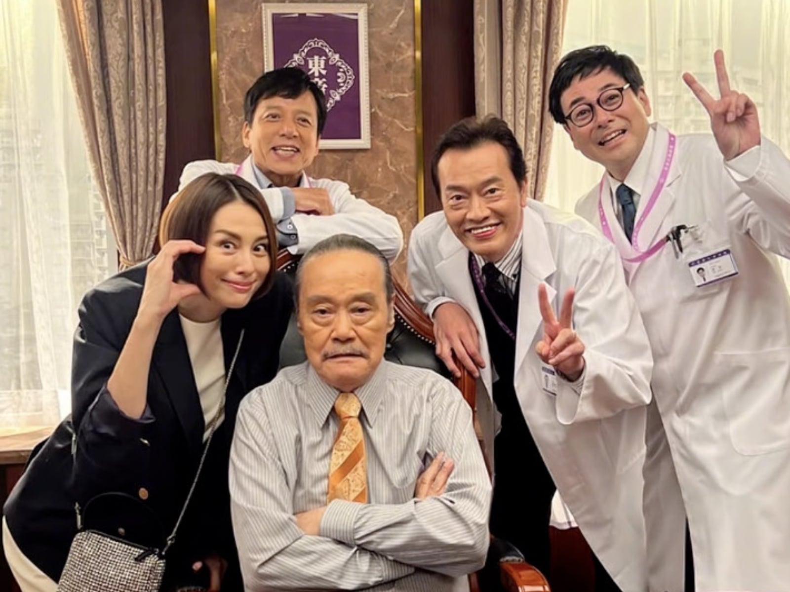 米倉涼子曬《派遣女醫X》劇組珍藏合照！西田敏行遺作首播前夕粉絲淚崩！