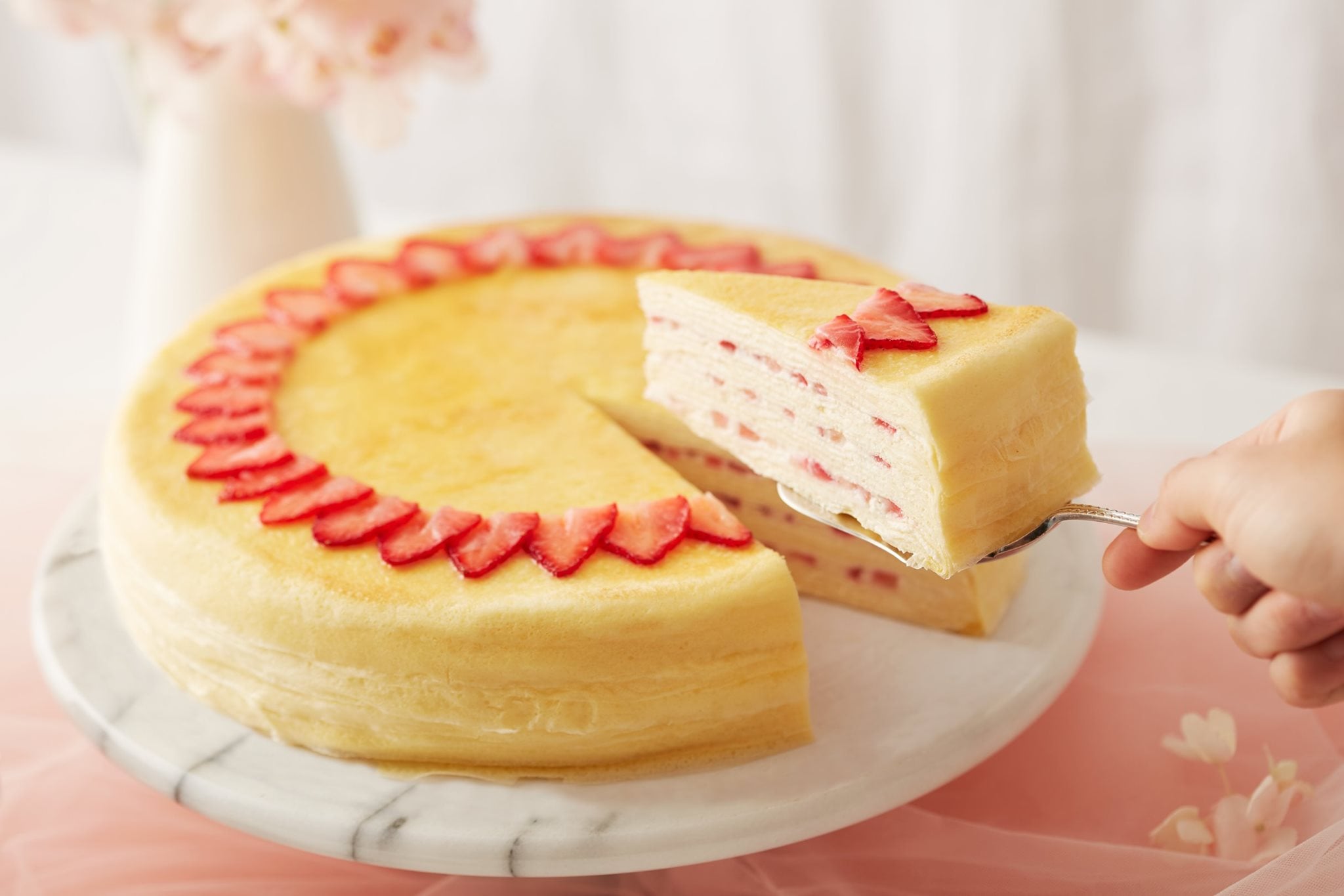 LADY M 杜拜巧克力口味千層開賣首日即完售!堅持 20 層薄餅、裝潢堪比精品店⋯10 件事帶你認識蛋糕屆的 LV!