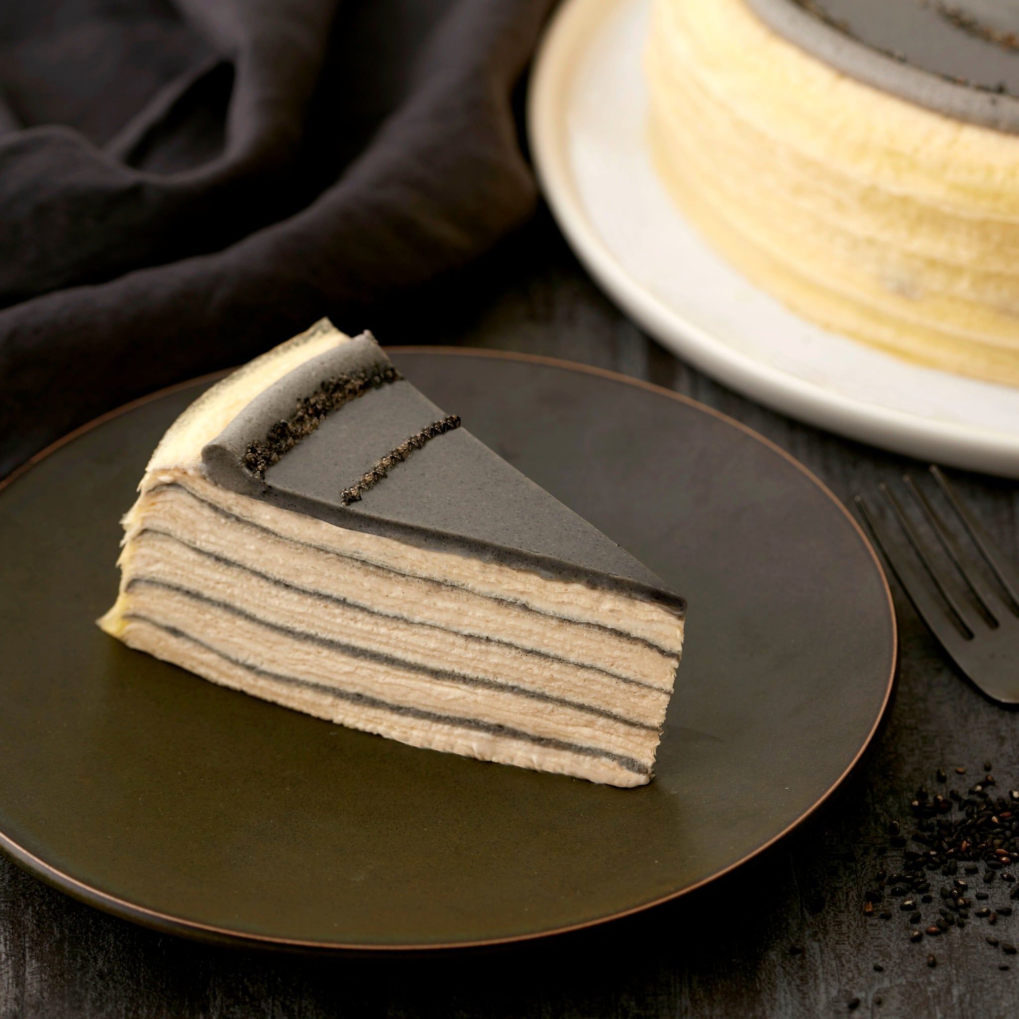 LADY M 杜拜巧克力口味千層開賣首日即完售!堅持 20 層薄餅、裝潢堪比精品店⋯10 件事帶你認識蛋糕屆的 LV!