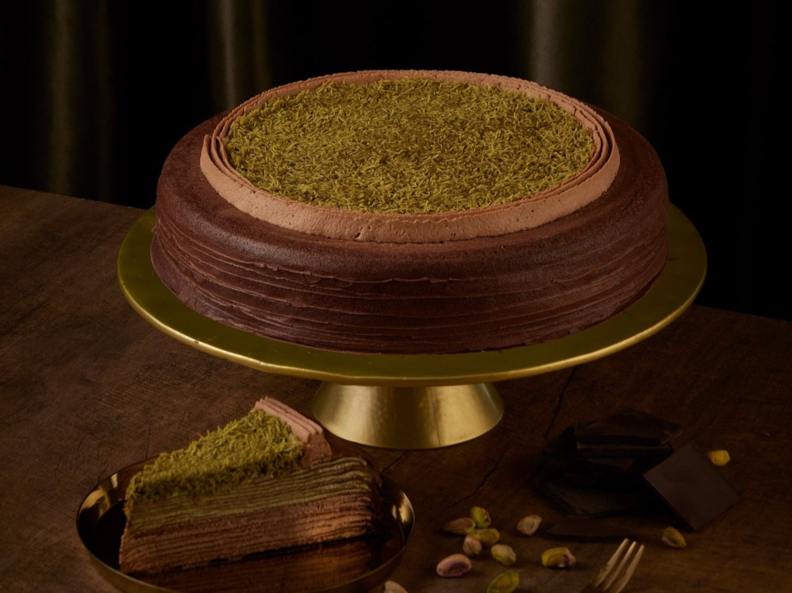 LADY M 杜拜巧克力口味千層開賣首日即完售！堅持 20 層薄餅、裝潢堪比精品店⋯10 件事帶你認識蛋糕屆的 LV！