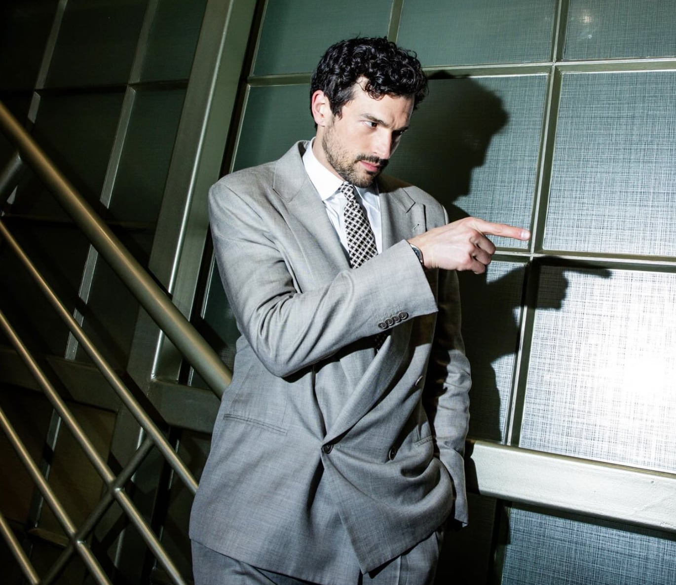 《愛情故事》保羅安東尼凱利 Paul Anthony Kelly 奧斯卡派對最佳穿搭！37 歲演藝新人一夜爆紅！