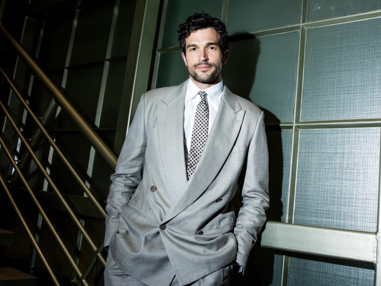 《愛情故事》保羅安東尼凱利 Paul Anthony Kelly 奧斯卡派對最佳穿搭！37 歲演藝新人一夜爆紅！