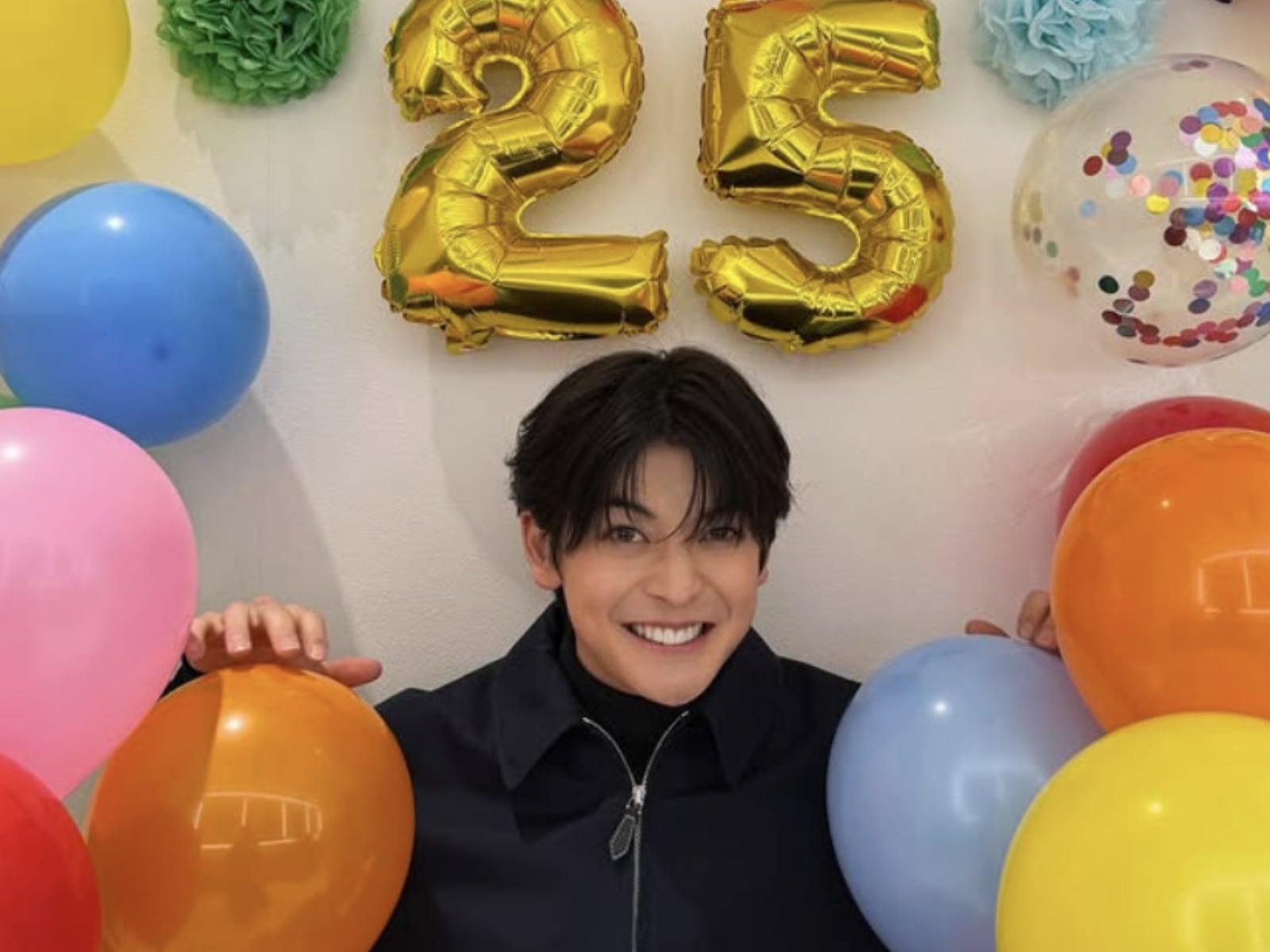 高橋文哉 25 歲生日！《藍色監獄》真人版、UNIQLO 聯名話題滿載！