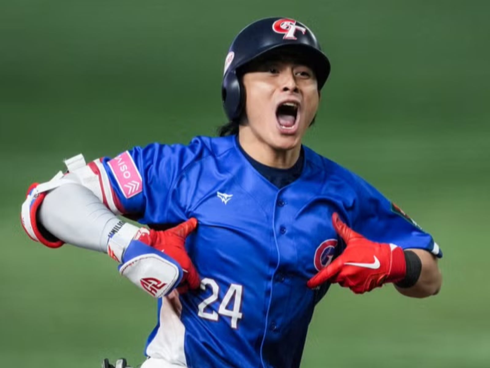 WBC／美國隊「胸前比框」網友喊「有看台灣隊長喔」，球迷無奈「這不是陳傑憲發明的⋯」