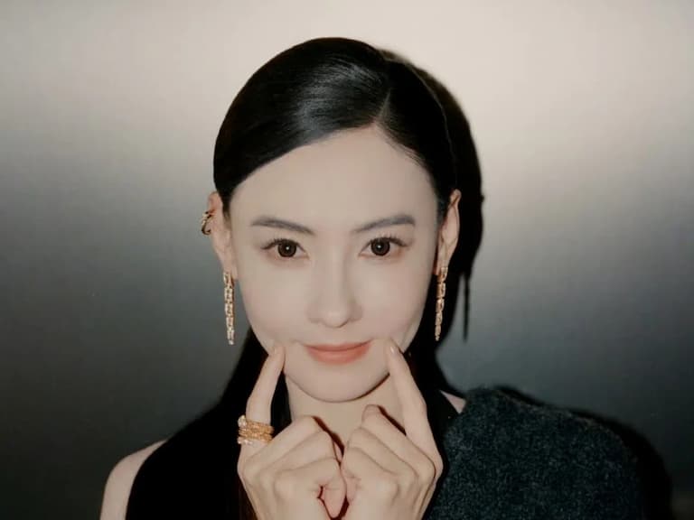 張柏芝 45 歲素顏零細紋！網友驚呆：「看不出是三寶媽！」