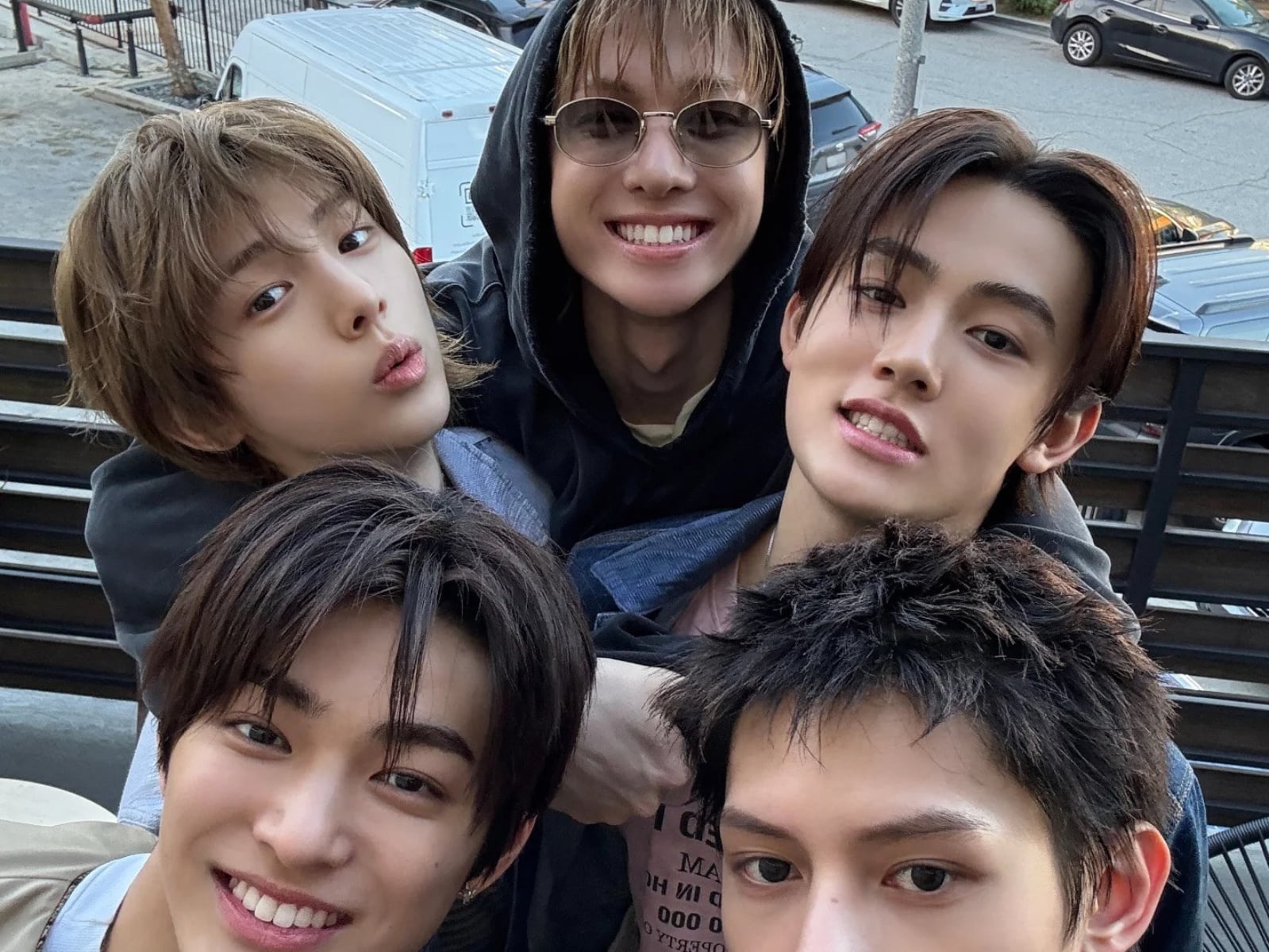 CORTIS 成為 Vans 代言人？全新形象片曝光、全員上腳 Authentic 棋盤格鞋面帥翻！