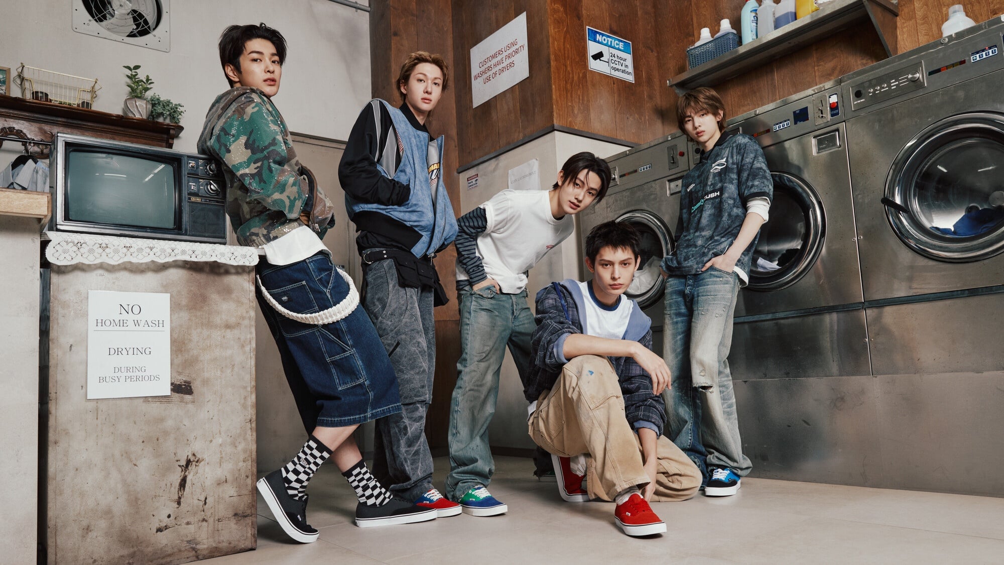 CORTIS 成為 Vans 代言人！全新形象片曝光、全員上腳 Authentic 致敬 60 週年！