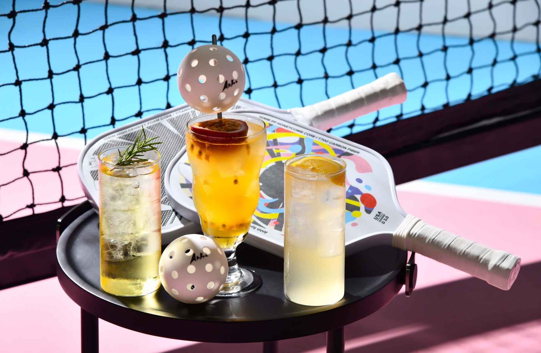 全台首座「酒吧 × 匹克球」球館 Ahhh 台北開幕！運動、小酌、社交一次滿足！