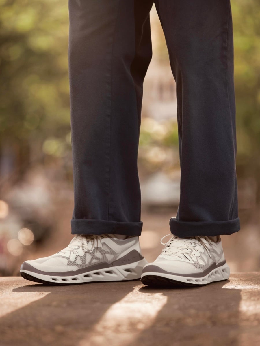 ECCO 最強緩震鞋型 BIOM 720 正式登場！四大鞋型齊發、全方位防水⋯亮點一次看！