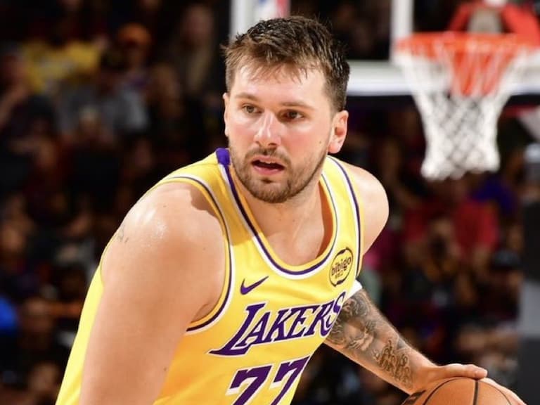 NBA/Luka Doncic 狂轟 60 分成 Kobe 後首位湖人球員!紫金軍團笑納 8 連勝狀態火燙!
