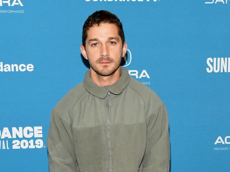 《變形金剛》西亞李畢福 Shia LaBeouf 怎麼了？穿四角褲飯店遊蕩引網憂：「近況不穩！」
