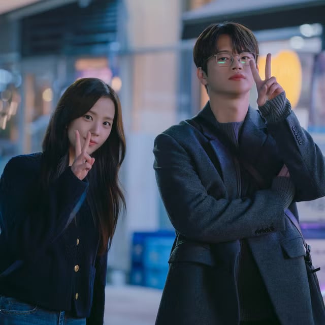 《訂閱男友》Jisoo、徐仁國未公開劇照曝光!影迷狂讚:「這對 CP 太有感覺!」