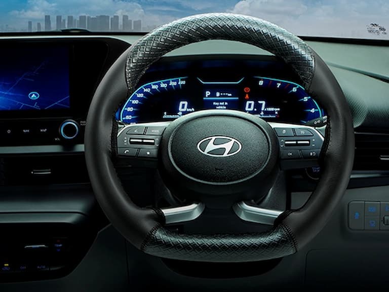 Hyundai 變形方向盤專利曝光！可自由切換握把設計掀熱議！