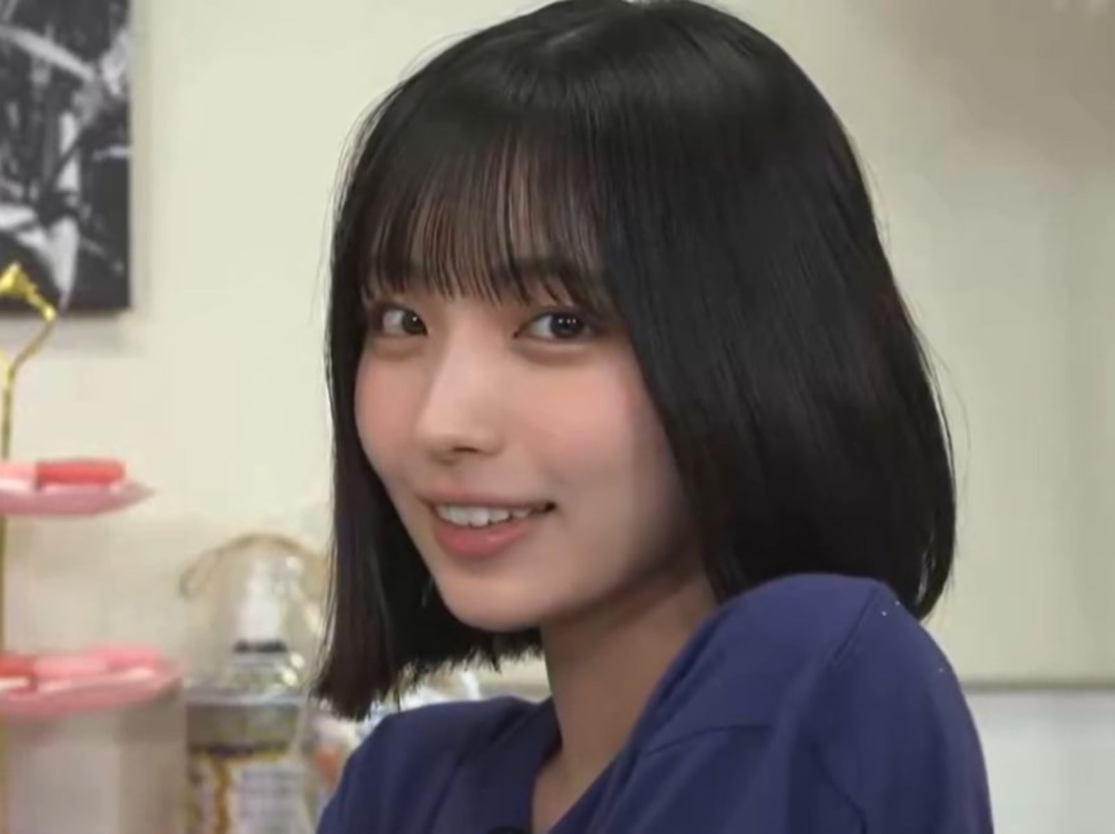 日向坂 46 大野愛實「回眸殺」吸 800 萬次瀏覽！黑短髮初戀感引網讚：「小坂菜緒接班人！」