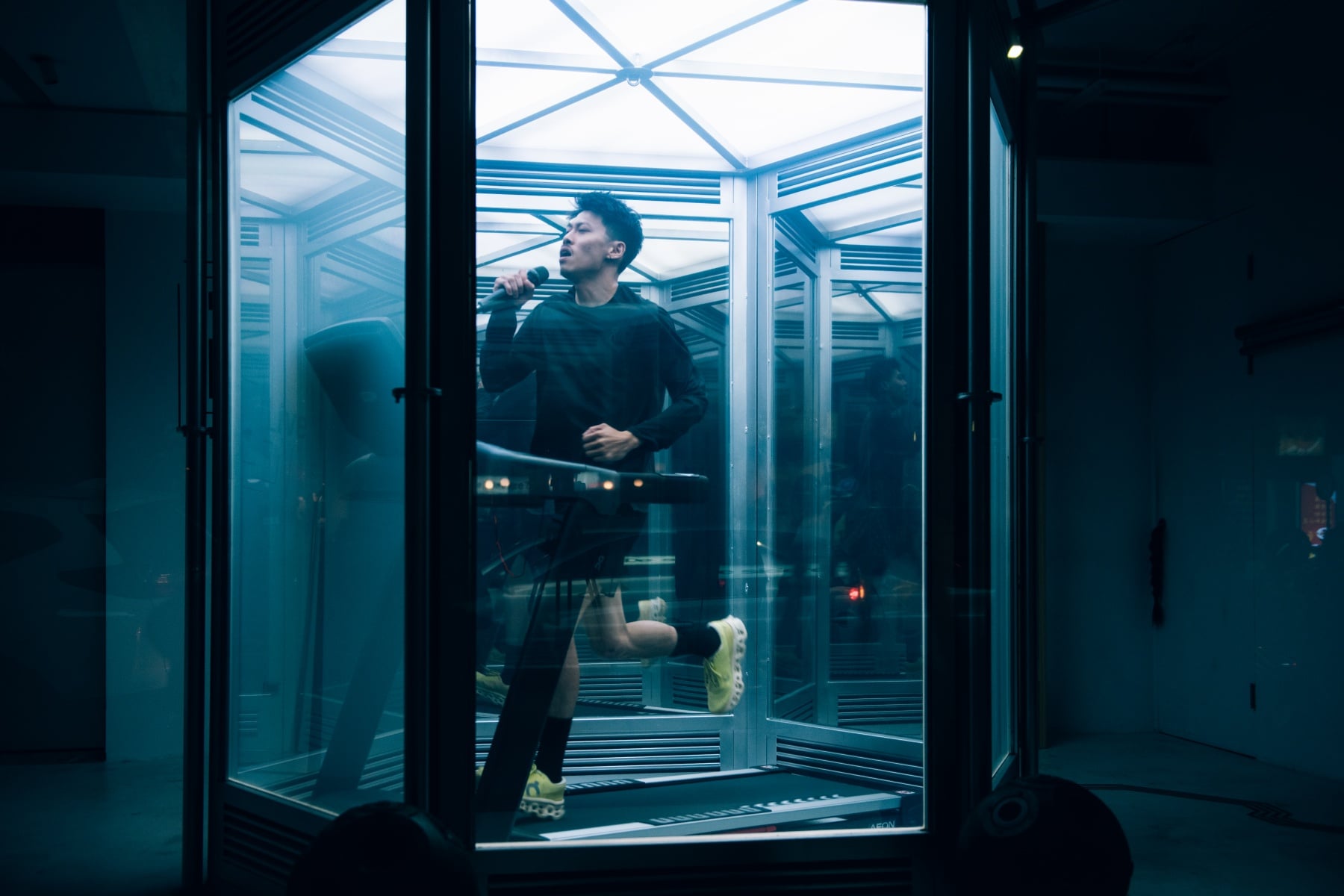 De sidere7.1 x 瑞士昂跑On《Infinity Runway》限時活動登場！將更衣室化為無限伸展台打造極致感官派對！