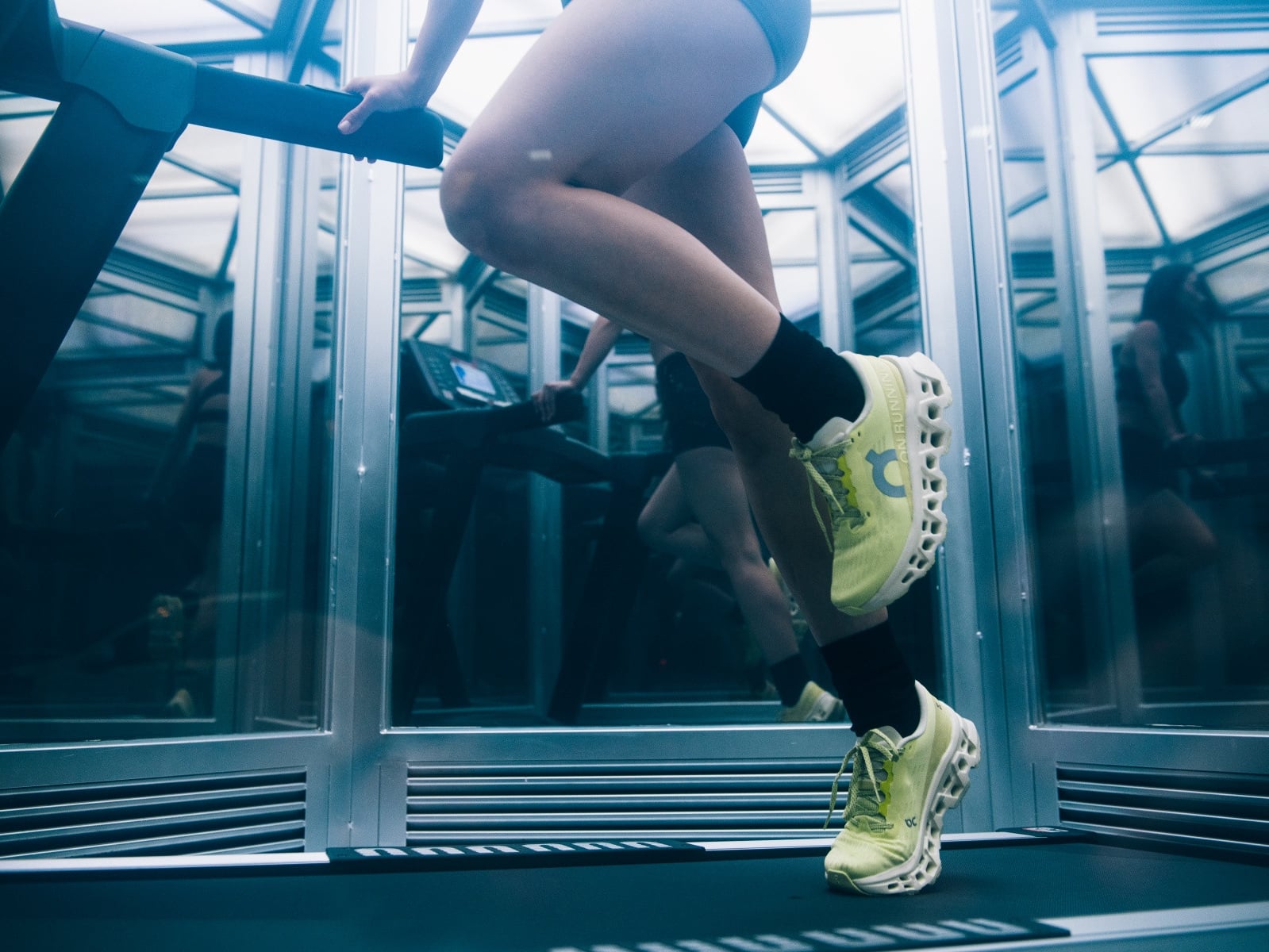 De sidere7.1 x 瑞士昂跑On《Infinity Runway》限時活動登場！將更衣室化為無限伸展台打造極致感官派對！