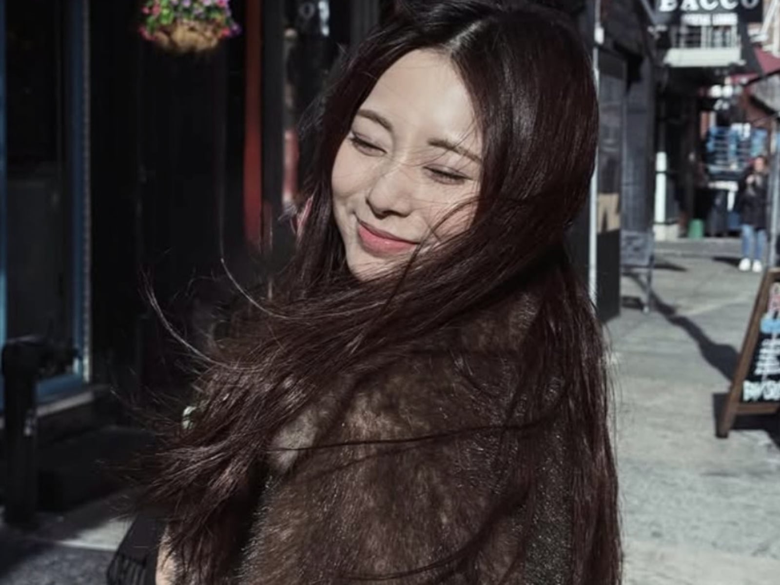 TWICE 台北大巨蛋演唱會突發插曲！子瑜含淚缺席一首歌原因曝光全場心疼！