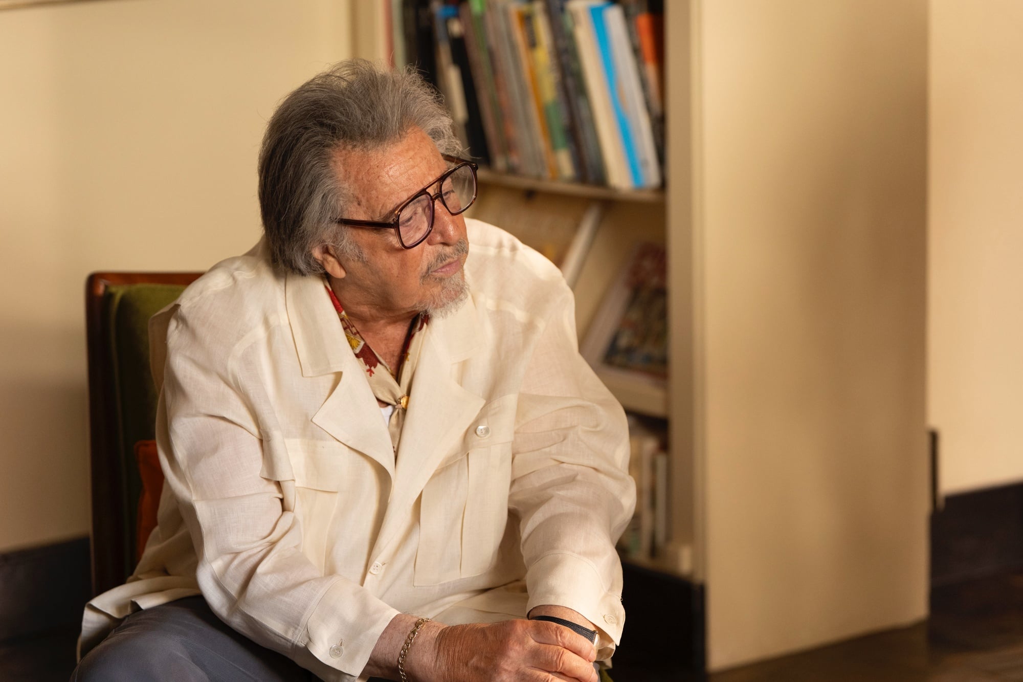 帕西諾沉穩對峙新星史柯斯嘉!《63小時死亡對峙》4月10日上映,「死亡連線」人質危機63小時全程直播引爆話題!