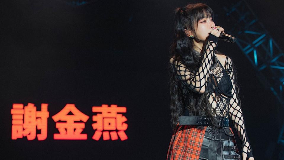 謝金燕大港開唱 AI 合體豬哥亮!父女重現歌廳秀全場嗨翻!