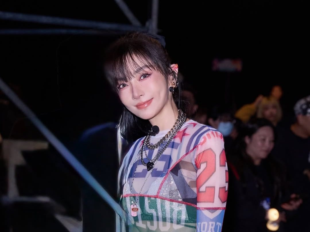 謝金燕大港開唱 AI 合體豬哥亮！父女重現歌廳秀全場嗨翻！