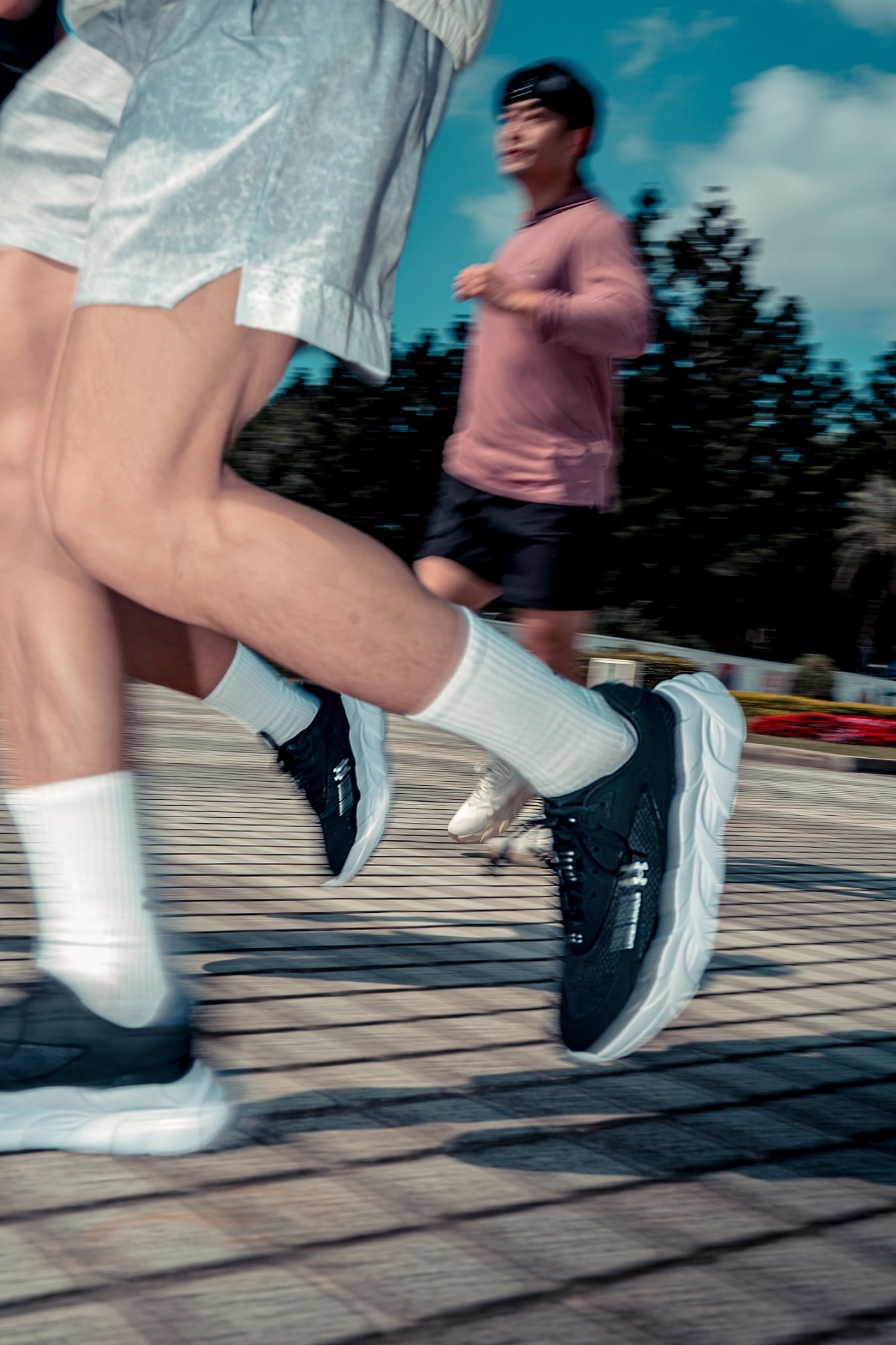 Under Armour推「HALO RUNNER SE」重新定義日常跑步！搭載HOVR+™緩震泡棉、5K城市路跑免費參加⋯