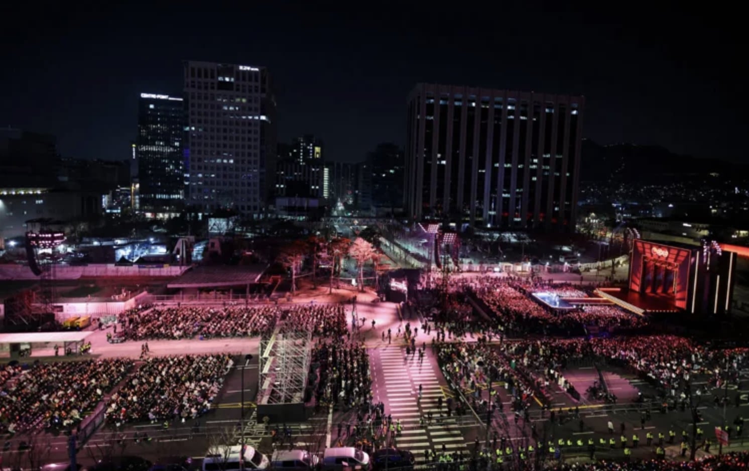 BTS 光化門演唱會商機落空！周邊超商飯捲報廢 700 個、虧損上萬元！