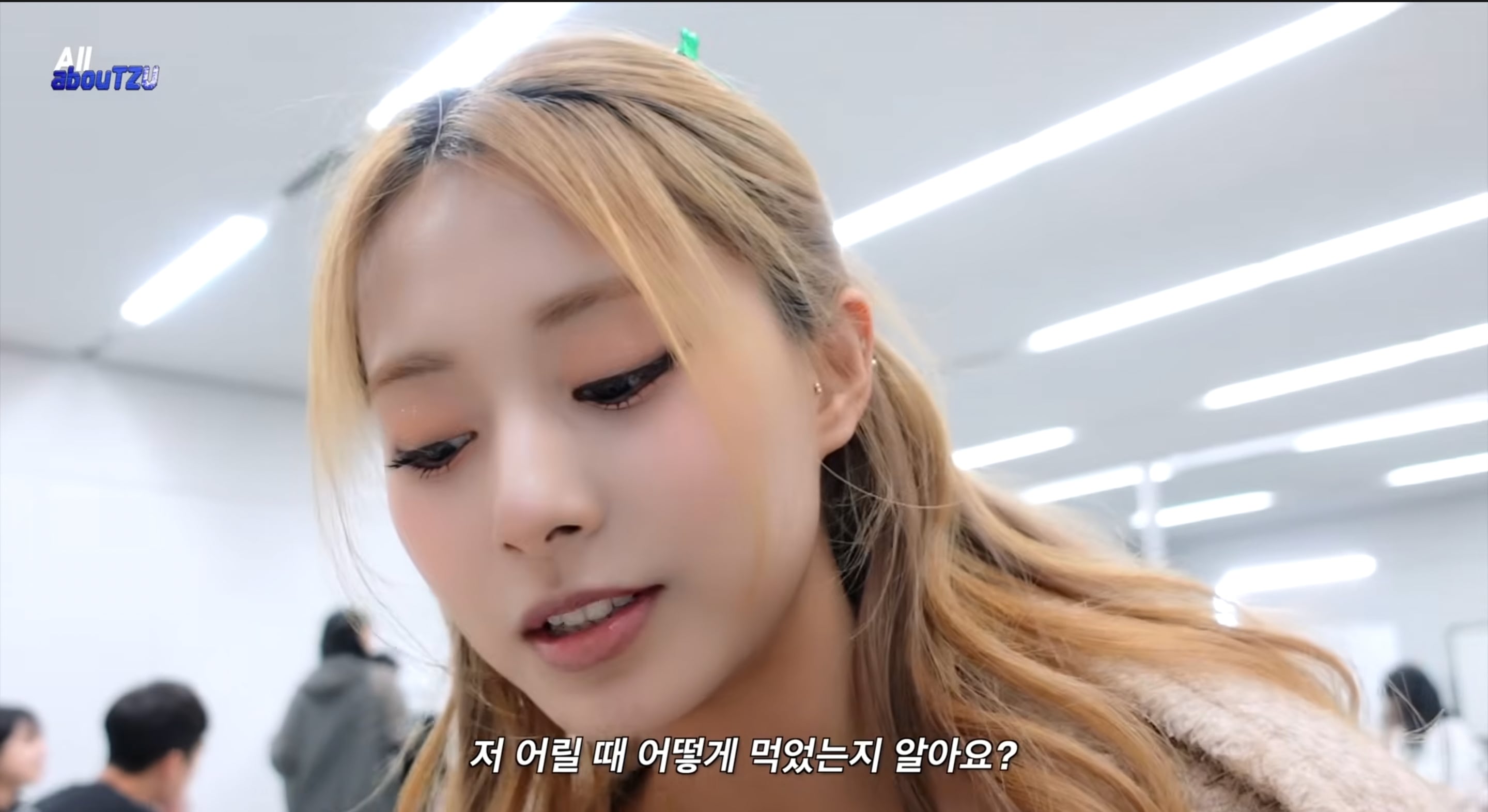 TWICE 周子瑜自爆奇特飲食習慣：餅乾夾白飯、咖哩飯不拌⋯！娜璉笑：「瘋了嗎？」