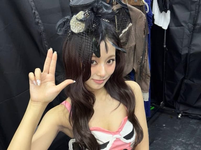 周子瑜踩點大稻埕巧遇粉絲跳〈TT〉！超萌反應曝光融化全網「比演唱會還讓我感動！」