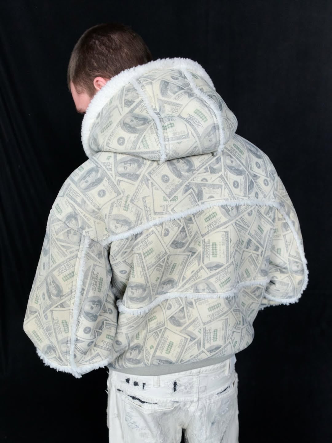 Supreme × MM6 第二波聯名轉售價持續高漲！Box Logo、皮衣、丹寧套裝⋯35件單品狂漲，網喊：「設計感才是王道！」