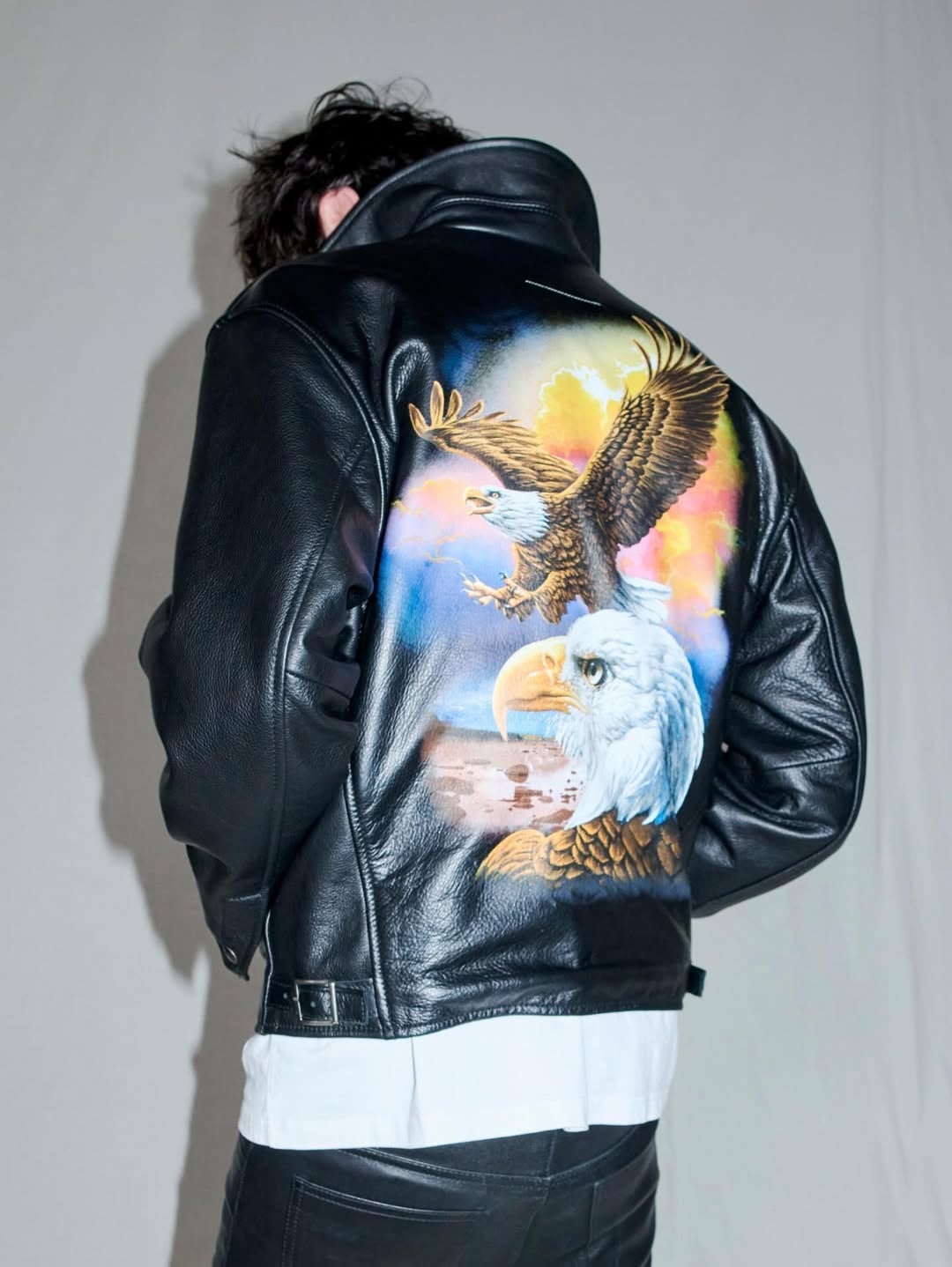 Supreme × MM6 第二波聯名轉售價持續高漲！Box Logo、皮衣、丹寧套裝⋯35件單品狂漲，網喊：「設計感才是王道！」