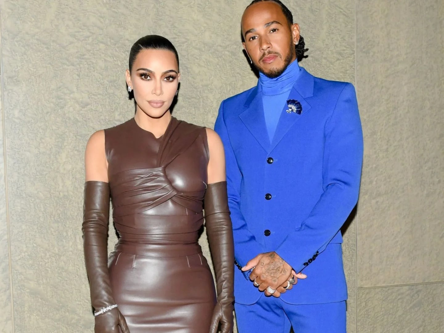 金卡戴珊 Kim Kardashian、路易斯漢米爾頓 Lewis Hamilton 戀情鐵證？東京勾手逛街畫面全被拍！