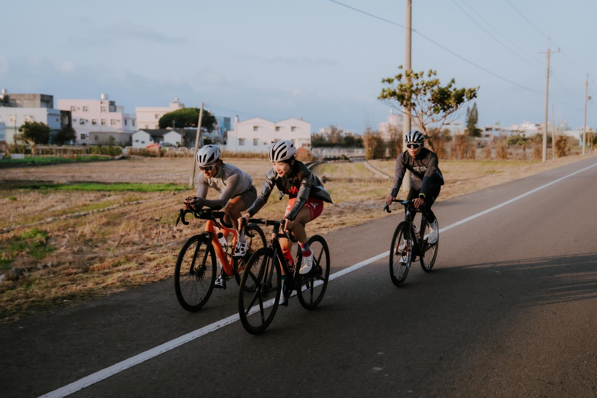 跨越科學與意志的極限：素人車手 Elmo 100小時內成功完成SiS 《Project One》 1,271 公里環島壯舉