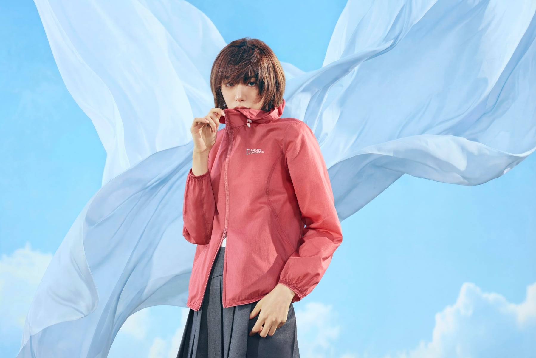 NANA 林珍兒演繹極簡機能美學！國家地理服飾首推輕量系列，阿嬤家客廳、柑仔店懷舊設計必收！