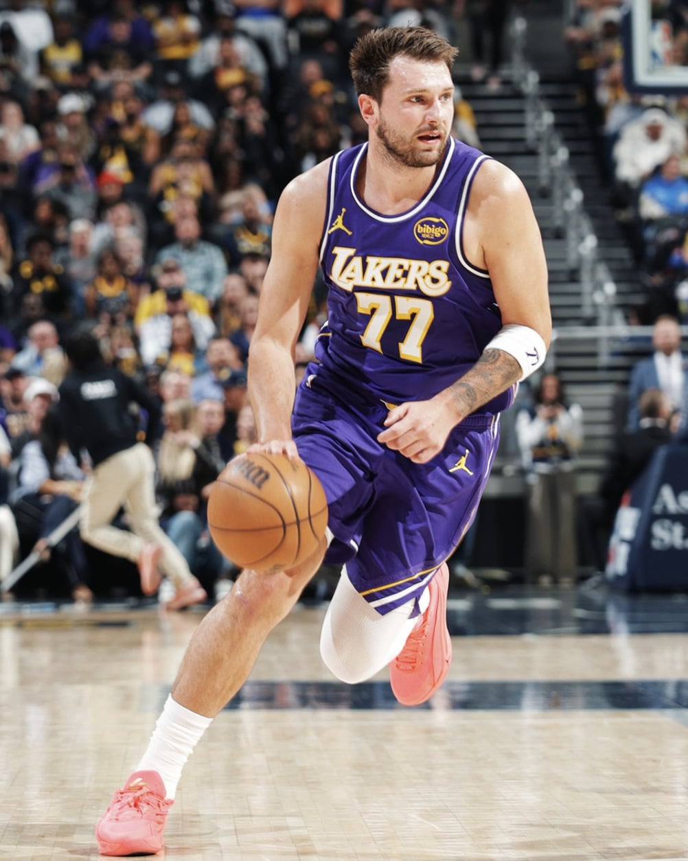 NBA／Luka Doncic 垃圾話風波反轉！唇語解析媒體出錯道歉，還原真相：「是對方先提家人的！」