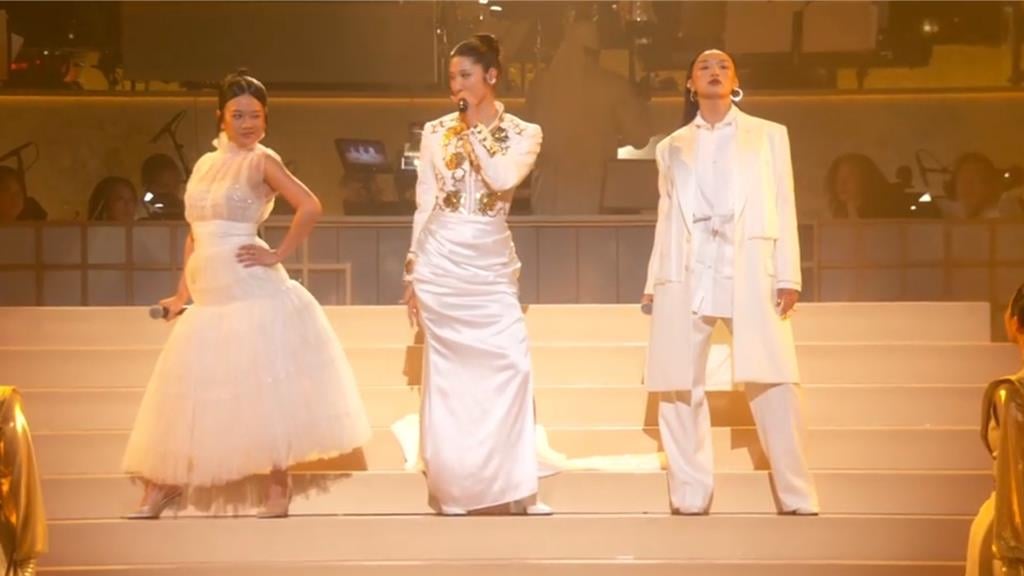 獵魔女團征服奧斯卡！〈Golden〉奪最佳原創歌曲，李奧納多艾瑪史東現場揮手燈