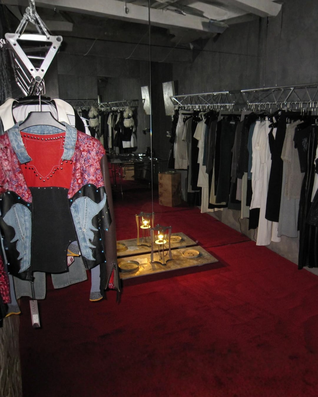 假日好無聊不知道去哪？ 那跟著 LE SSERAFIM 一起跑咖吧！