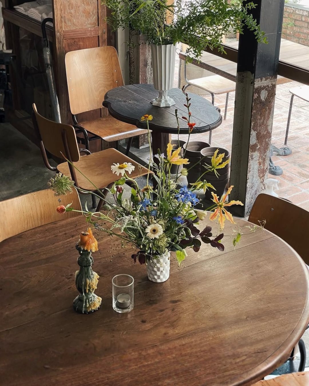 假日好無聊不知道去哪？ 那跟著 LE SSERAFIM 一起跑咖吧！