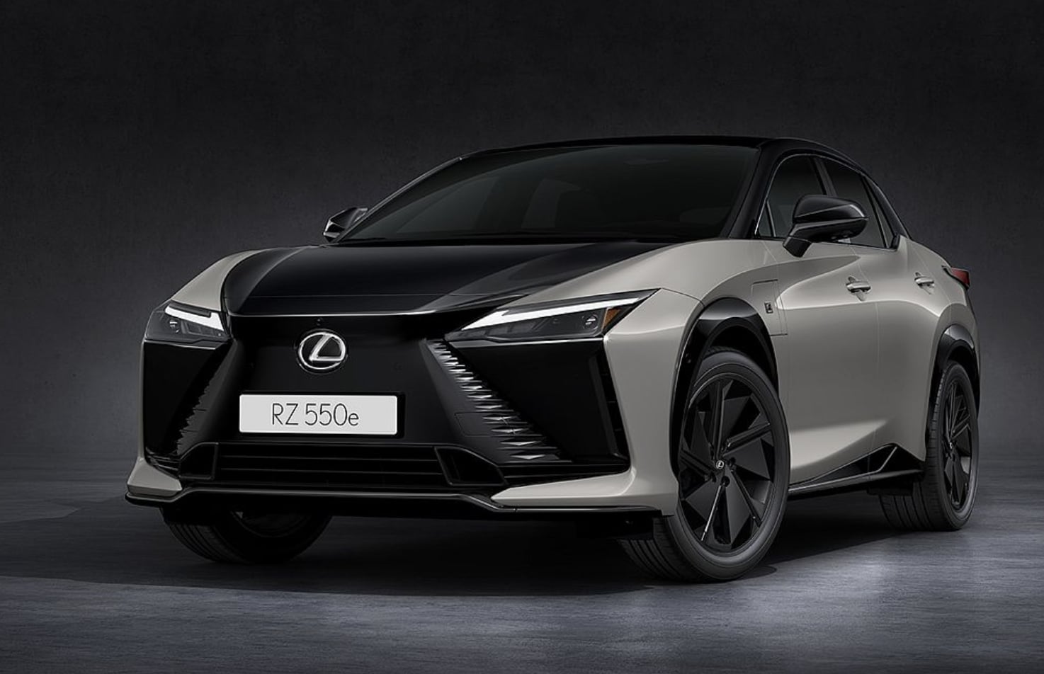 Lexus RZ F Sport 推模擬手排系統!電動車也能體驗 8 速換檔與頓挫感!