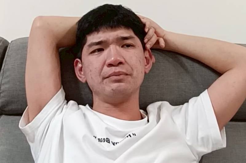 晚安小雞深夜直播證實離婚！崩潰痛哭曝內幕：「老婆存款全沒了！」