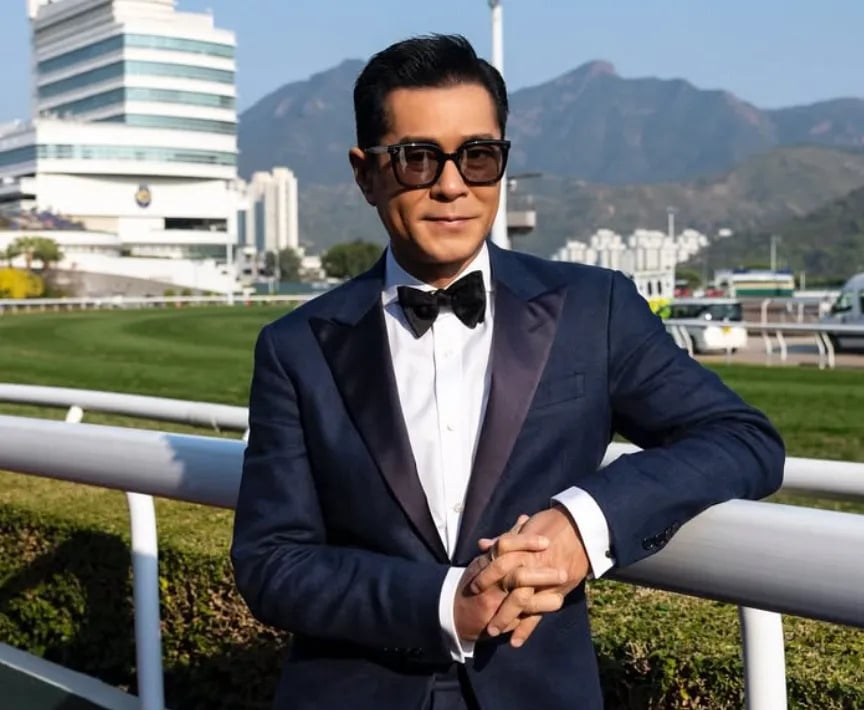 古天樂視網膜術後首現身！遭雷射筆直射雙眼，粉絲怒：「這是在要他的命！」