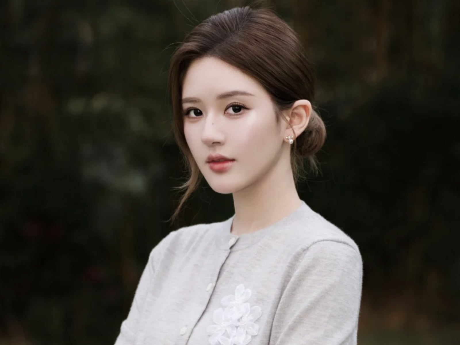 趙露思開嗆小紅書盛典「別裝了」！虞書欣取代出席再掀陸劇「95花」之爭！