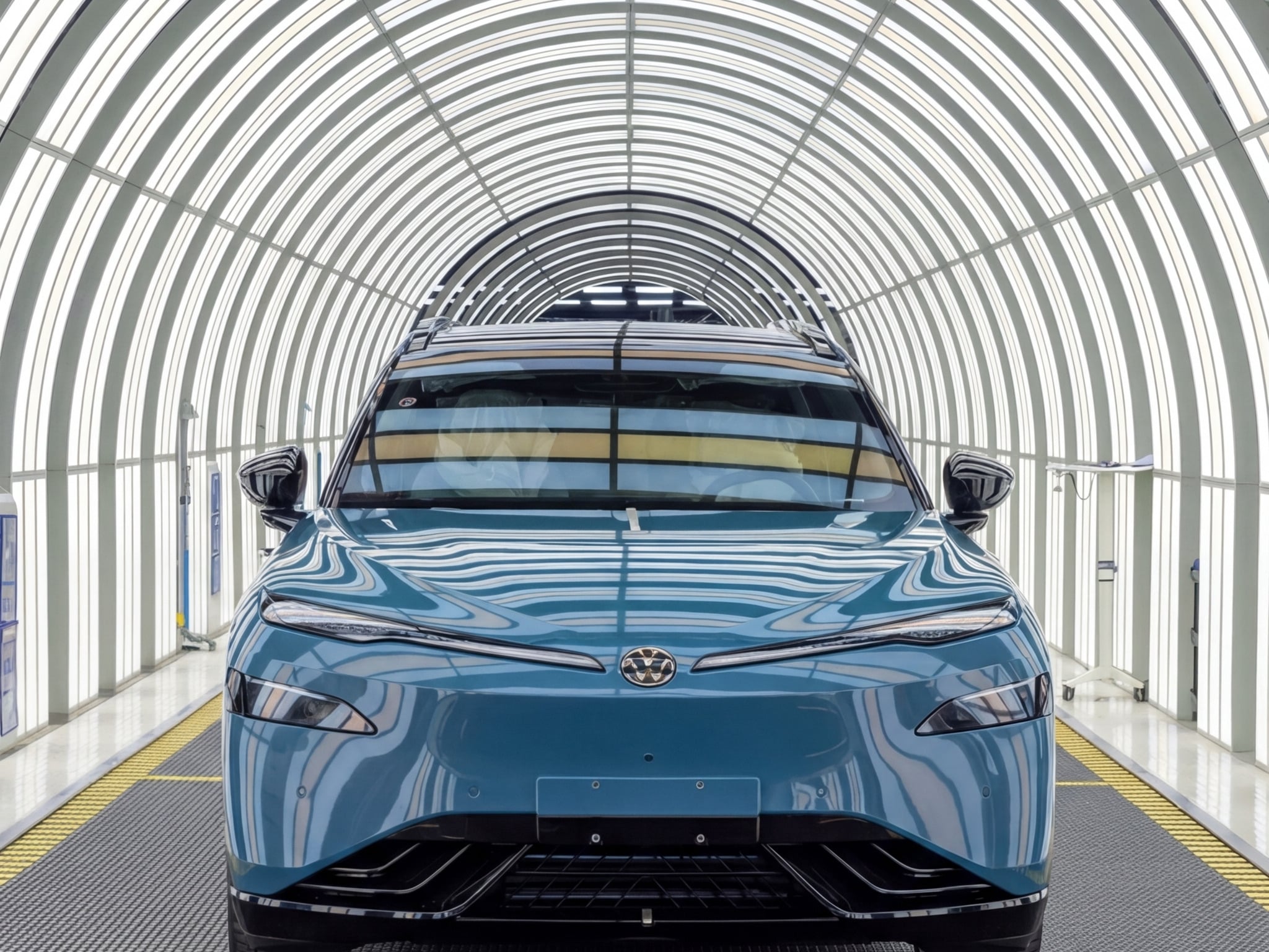 福斯 ID. Unyx 08 登場：花2年與小鵬聯手打造，售價與 RAV4 相當