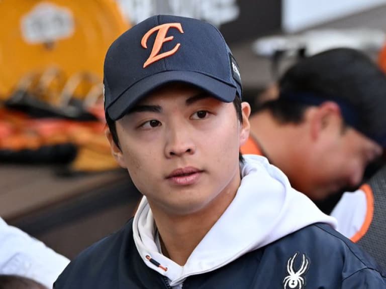 王彥程 KBO 首勝後抱奶奶痛哭：下次流淚要在韓國大賽奪冠時