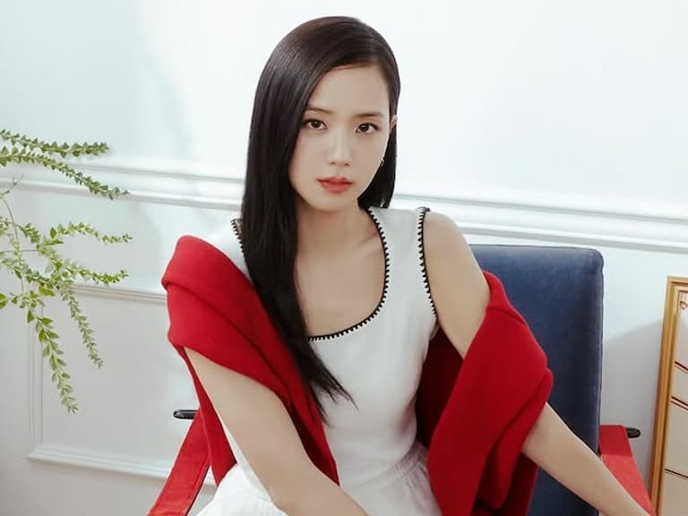 BLACKPINK Jisoo 受訪被問是否與前任復合！手比 X 秒回：「絕不回頭！」