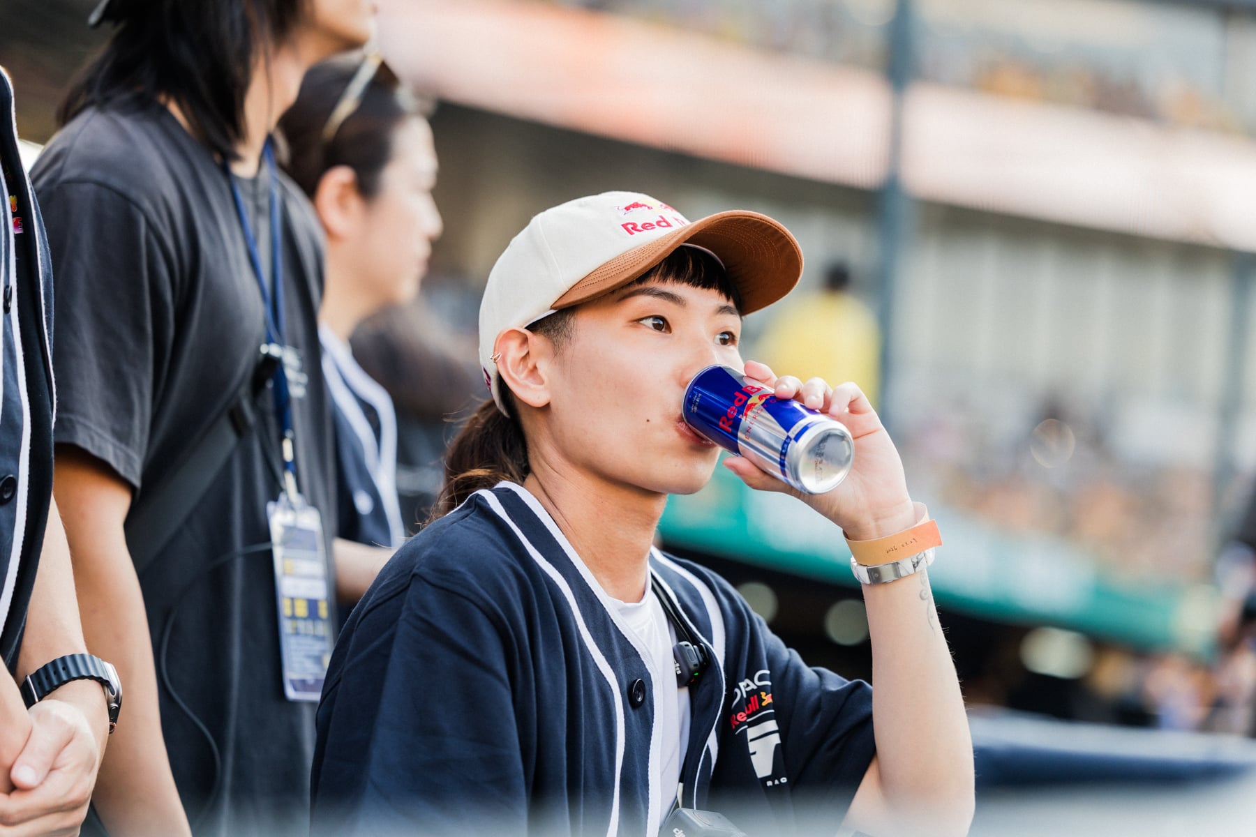 戴資穎睽違 6 年受邀開球力挺中信兄弟開幕戰！巨型 Red Bull 從天而降送球嗨翻全場！